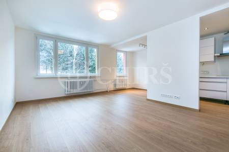 Pronájem bytu 3+kk s lodžií, OV, 72m2, ul.  Prosluněná 562/15 , Praha 5 - Hlubočepy