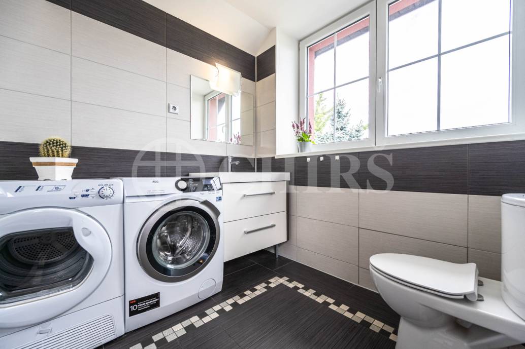 Prodej vícegeneračního rodinného domu s garáží, OV, U Cikánky 370/20, Stodůlky-Praha 5