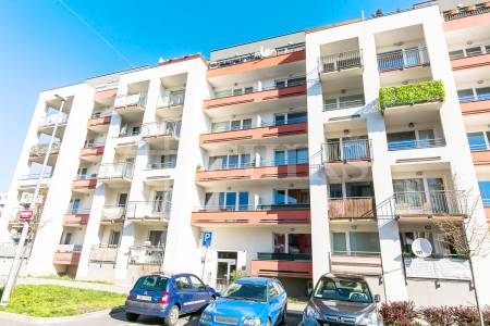 Prodej bytu 1+kk s balkonem, OV, 28m2, ul. Prušánecká 479/2, Praha 5 - Zličín