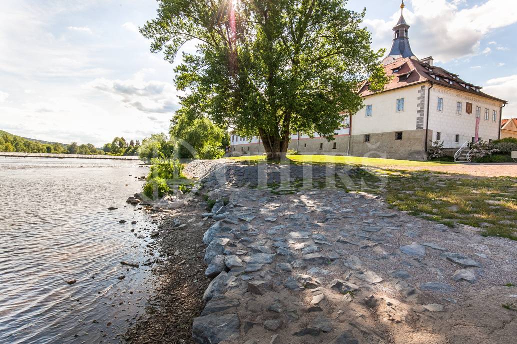 Prodej RD 8+2, OV, 358m2, ul. 5.května 1057, Dobřichovice