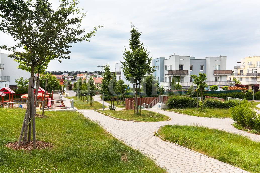 Prodej řadového rodinného domu 4+kk/B/G/Z, OV, ul. Dělená 981/30, Praha 5 - Řeporyje 