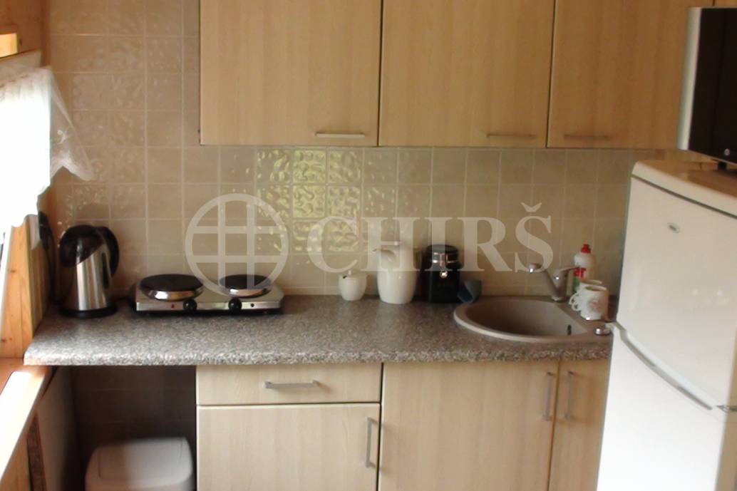 Prodej zrekonstruované chaty 2+1/Z, OV, 49m2, Praha 5 - Slivenec