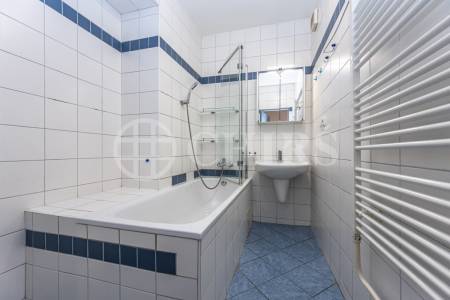Prodej bytu 1+1 se sklepem, OV, 53 m², ul. Zavadilova 96/14, Praha 6 – Dejvice.