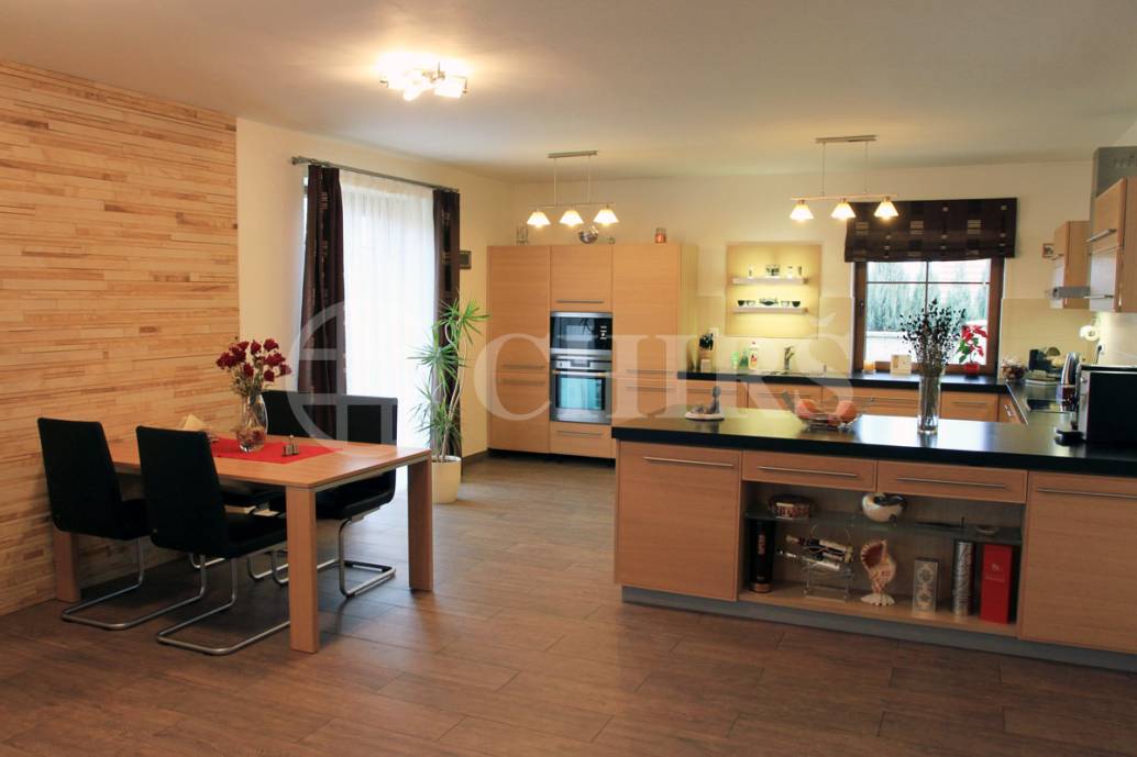 Prodej rodinného domu 380m2, OV, - Velké Přítočno (okres Kladno)
