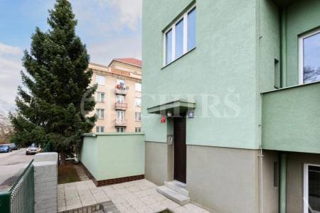 Prodej bytu 2+1/B, OV, 56,9 m2, ul. Družstevní ochoz 1251/48, Praha 4 - Nusle