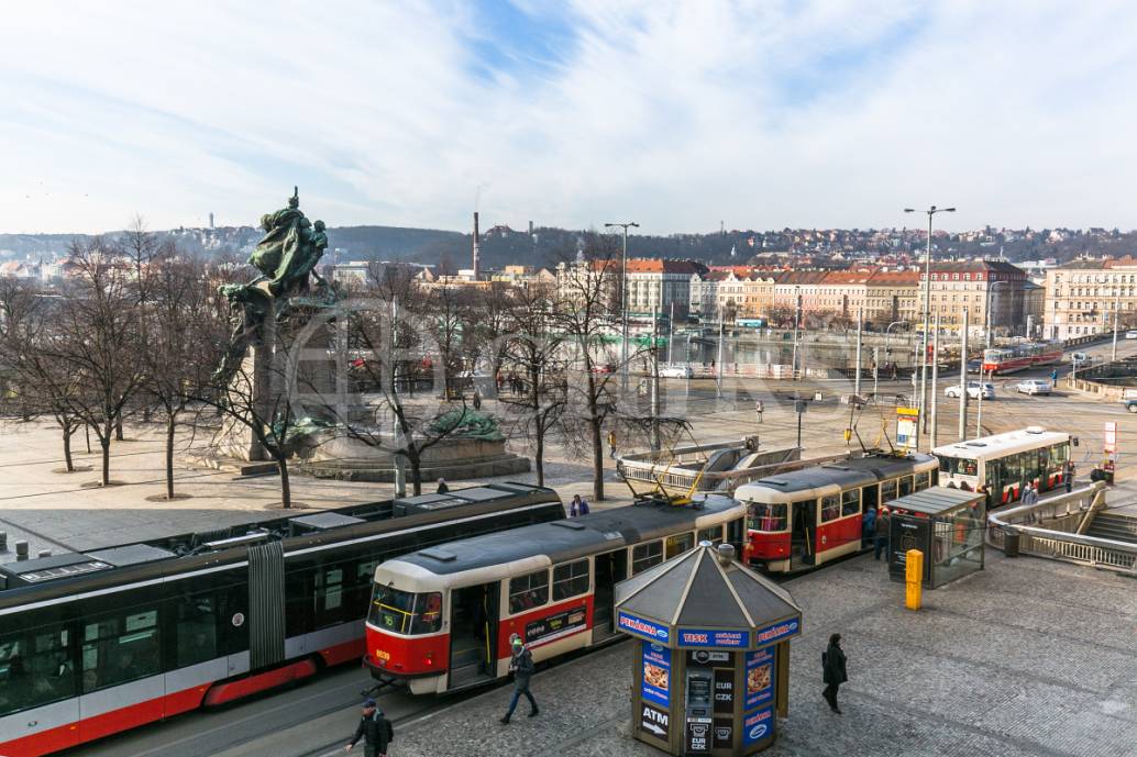 Pronájem komerčního objektu, OV, od 17 do 20m2, ul. Na Moráni 3/360, Praha 2 - Nové Město