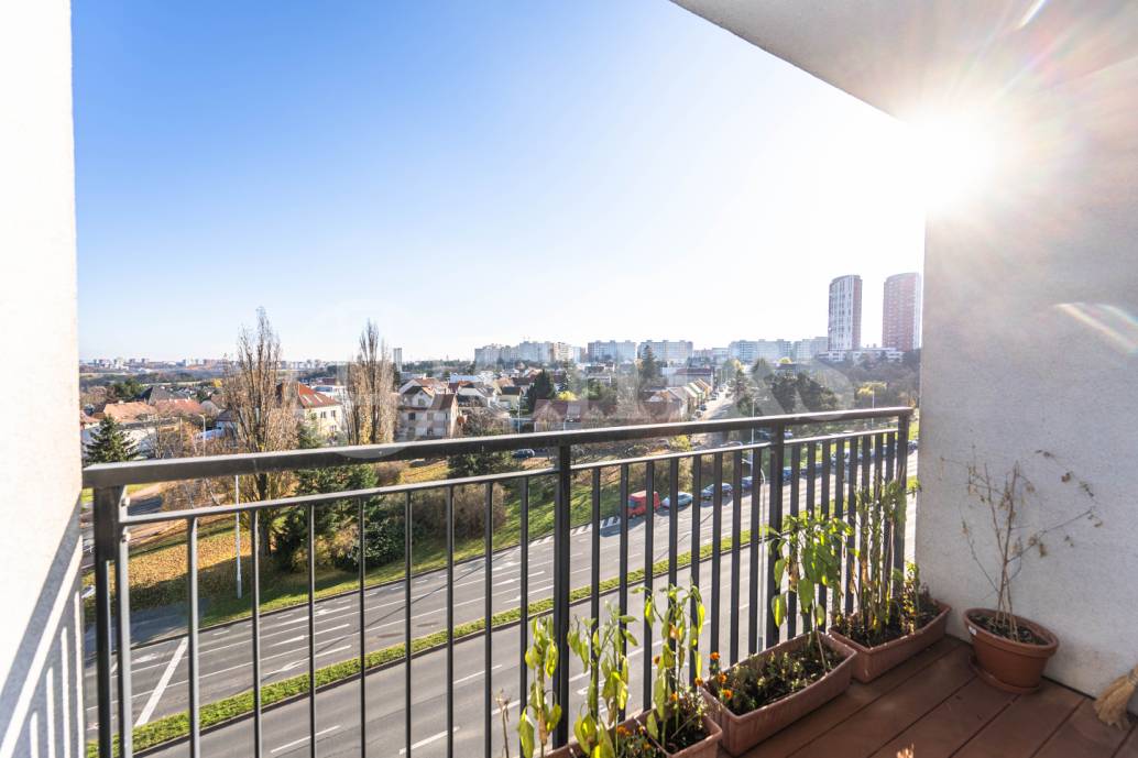 Pronájem bytu 3+kk s lodžií, OV, 90m2, ul. Jeremiášova 2722/2b, Praha 5 - Stodůlky