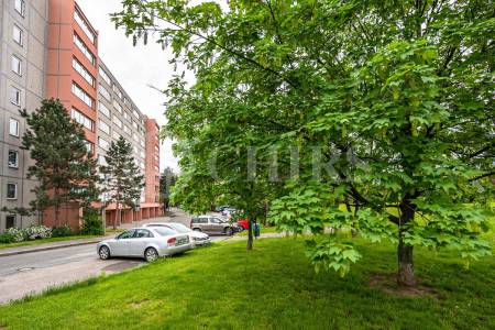 Pronájem bytu 2+kk s balkonem, OV, 63 m2, ul. Na Záhonech 1384/69, Praha 4 - Michle