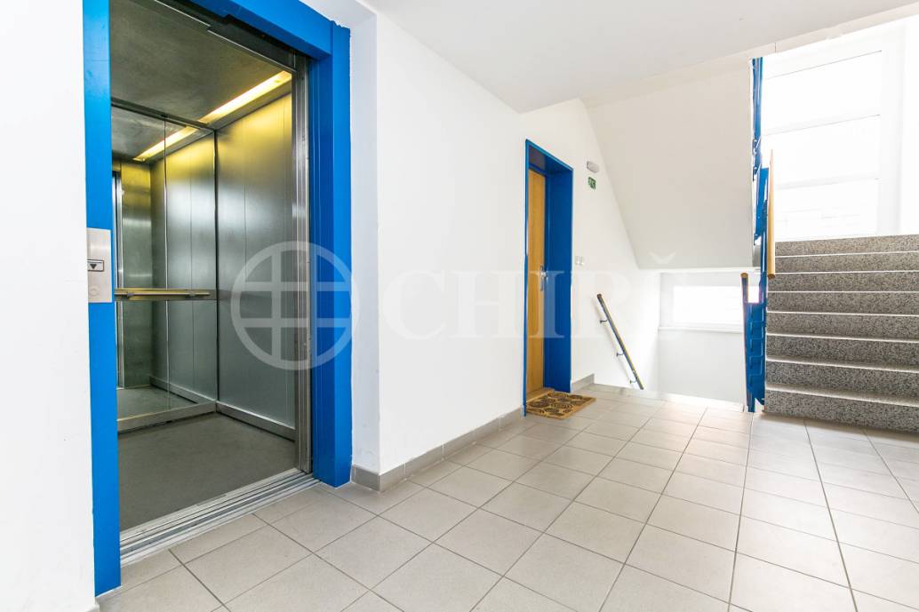 Prodej bytu 1+kk s balkonem, OV, 31m2, ul. Petržílkova 1435/31, Praha 5 - Stodůlky