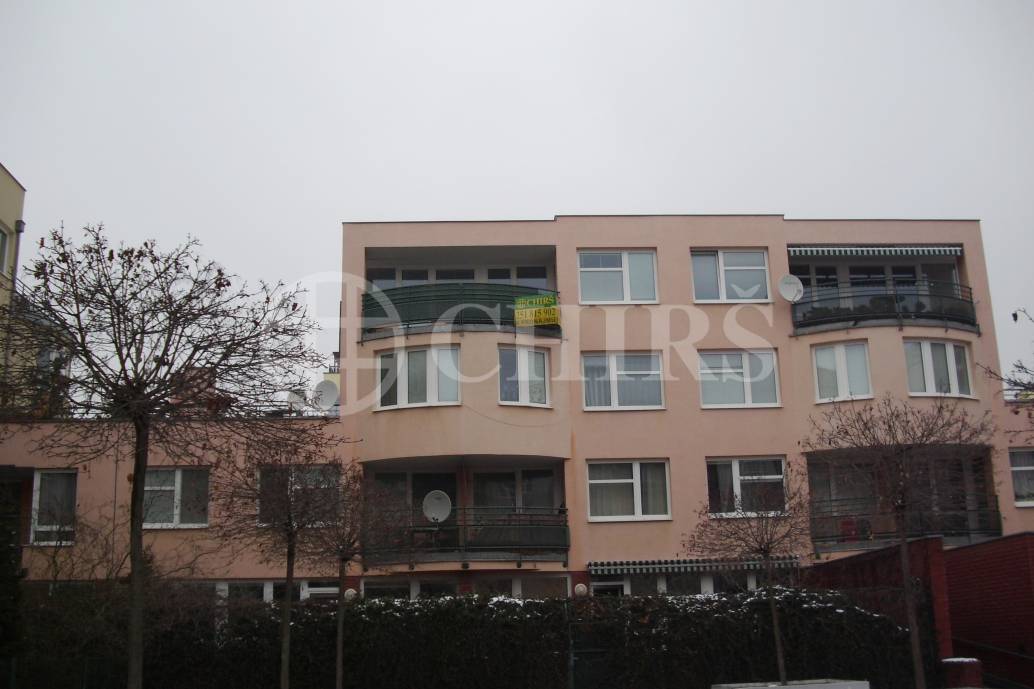 Pronájem bytu 3+kk s terasou a 2x garážovým stáním, OV, 72m2, ul. Voskovcova 1130/28, Praha 5 - Hlubočepy