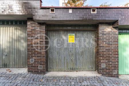 Prodej garáže, OV, 27m2, ul. Na Pláni, Praha 5 - Malvazinky