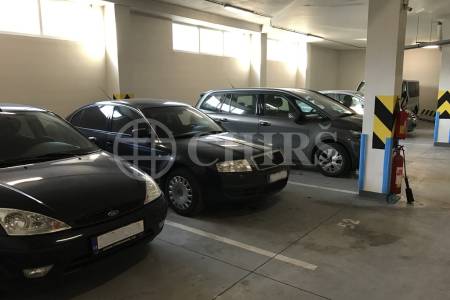 Prodej garážového stání, OV, 15 m2, ul. Kudrnova 21, P-5 Motol