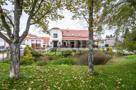 Pronájem restaurace, OV, 140m2, ul. Husovo nám., Hostivice