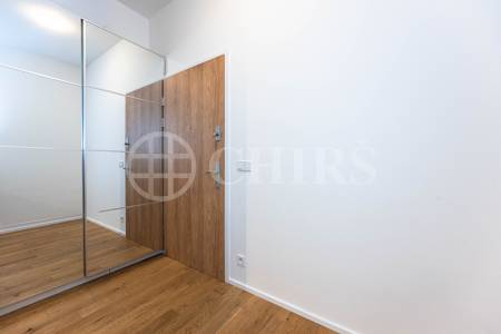 Prodej bytu 3+kk, 77m² s předzahrádkou, sklepem a garážovým stáním, OV, ul. Bělohlávkova 3158/6, Praha 5 - Stodůlky