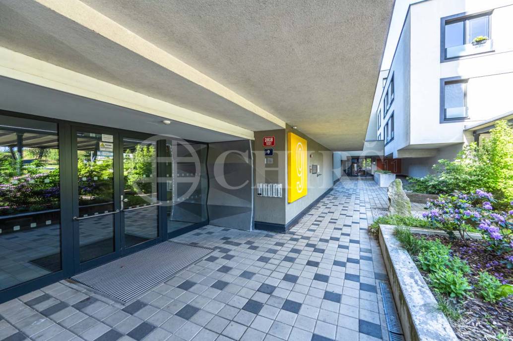 Prodej bytu 2+kk s lodžií a garážovým stáním, OV, 58m², ul. Svitákova 2818/9, Praha 5 - Stodůlky