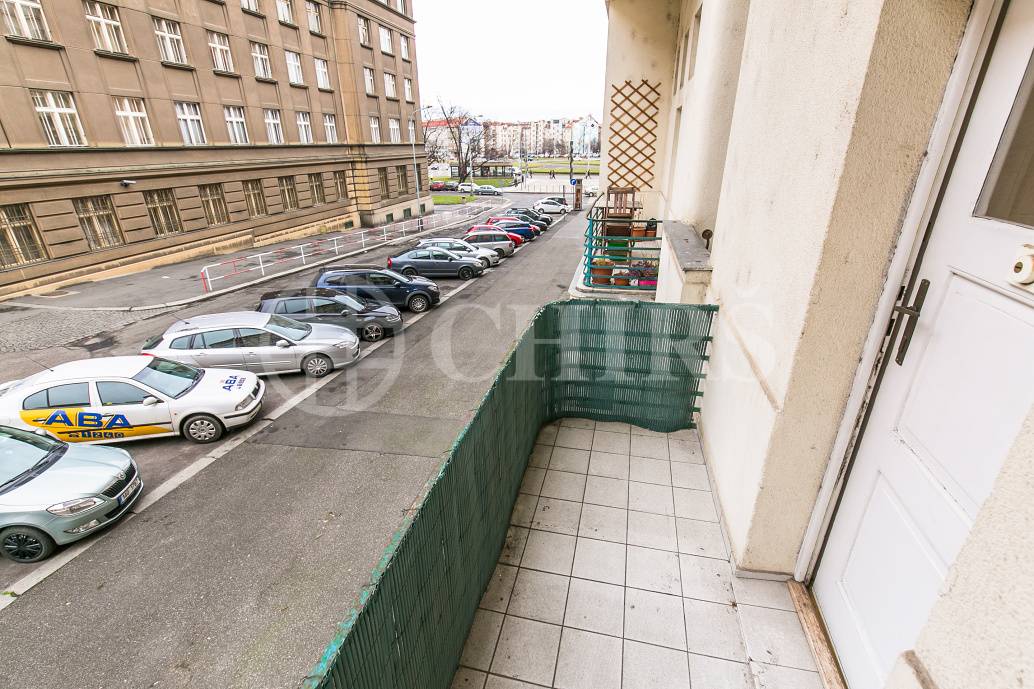 Pronájem bytu 2+kk s balkonem, OV, 50 m2, ul. Buzulucká 570/8, Praha 6 – Dejvice