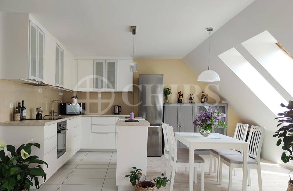 Pronájem mezonetového bytu 3+kk, 116 m², OV, Vršovická 808/30, Praha 10 – Vršovice.