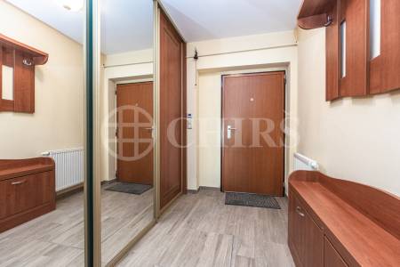 Pronájem rodinného domu 5+kk se zahradou, garáží a balkonem, ul. Mezi Lány 756/7b, Praha 5 - Jinonice