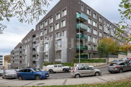 Pronájem bytu 4+kk s lodžií, OV, 152m2, ul. Švédská 1010/15, Praha 5 - Smíchov