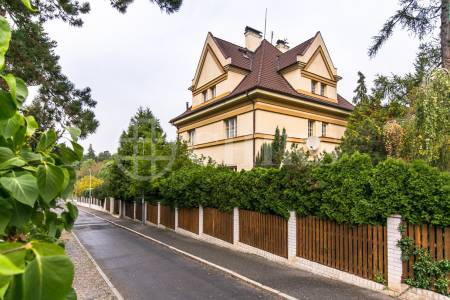 Prodej vícegenerační vily, cca 400 m2, ul. Na Pískách 1176/69, Praha 6 - Hanspaulka