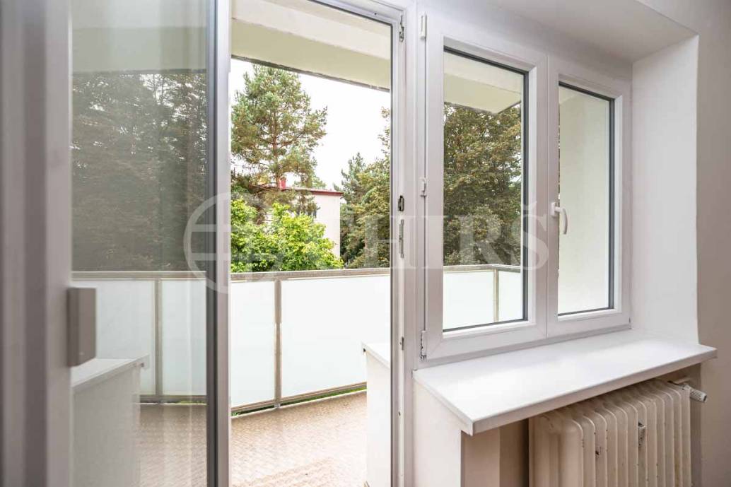 Prodej bytu 3+1 s balkonem, OV, 70m2, ul. Medinská 494, Praha - 9 Klánovice