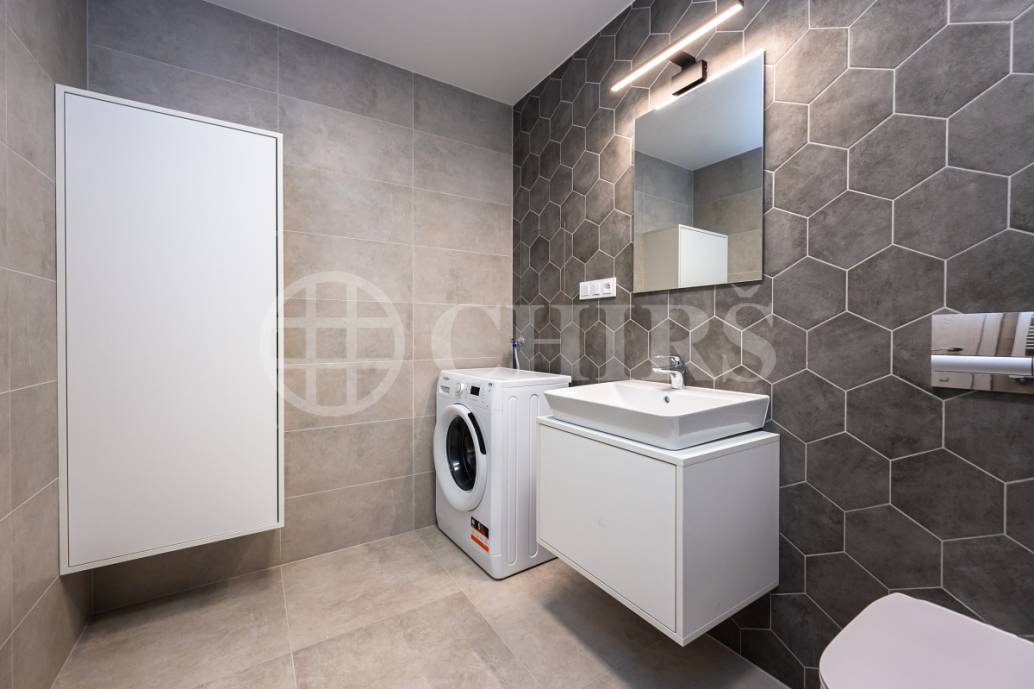 Pronájem bytu 2+kk/T + garážové stání, OV, 60m2 + 5m2 terasa, ul. Ocelářská 2625/17, P-9 Libeň Pronájem bytu 2+kk/T + garážové stání, OV, 60m2 + 5m2 terasa, ul. Ocelářská 2625/17, P-9 Libeň