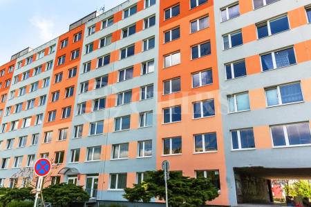 Pronájem bytu 4+1 s lodžií, DV, 86m2, ul. Fantova 1782/32, Praha 13 - Luka