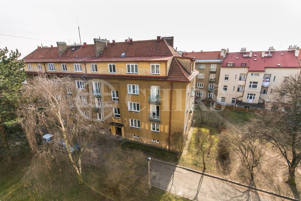 Prodej bytu 4+1 s lodžií, DV, 98 m2, ul. Služská 777/18, Praha 8 – Kobylisy