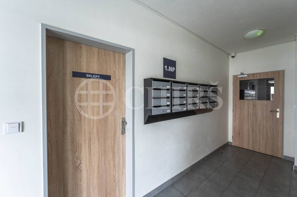 Prodej bytu 2+kk s balkonem a sklepem, OV, 48,3 m2, ul. Želetická 200/8, Praha 5 - Sobín Prodej bytu 2+kk s balkonem a sklepem, OV, 48,3 m2, ul. Želetická 200/8, Praha 5 - Sobín