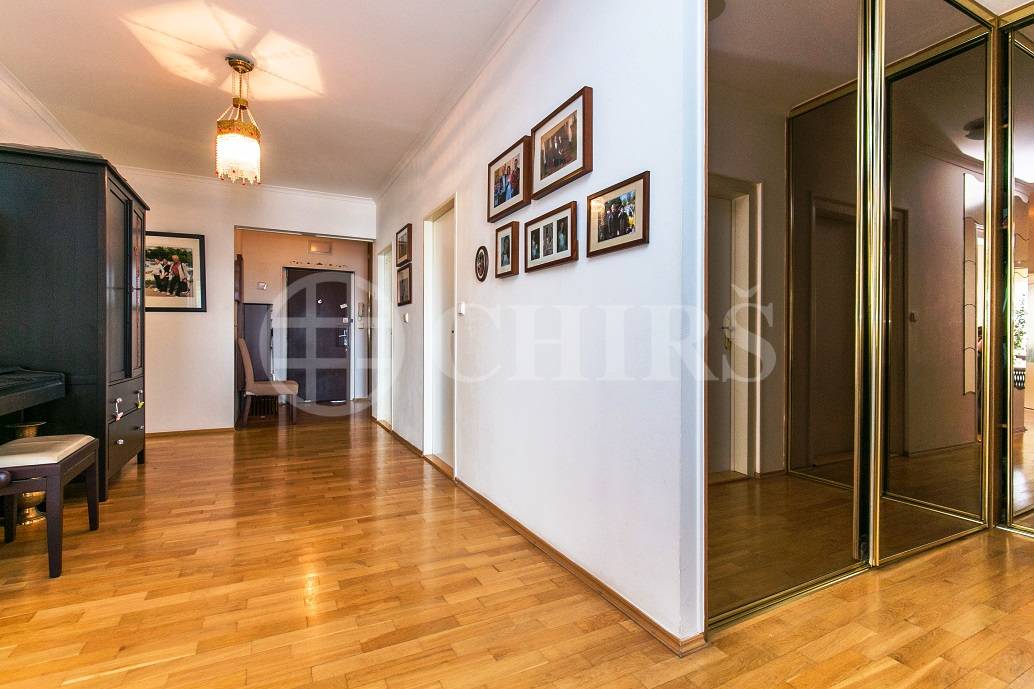 Prodej bytu 4+1 s lodžií, OV, 136m2, ul. Volutova 2524/12, Praha 5 - Stodůlky