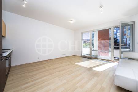 Pronájem bytu 1+kk, 38 m² + lodžie 9 m², garážové stání a sklep, ul. Mišovická 492/1a, Praha 5 – Zličín