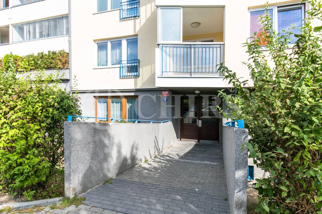 Prodej bytu 3+kk s balkonem, OV, 92m2, ul. Kodymova 2535/16, Praha 5 - Stodůlky