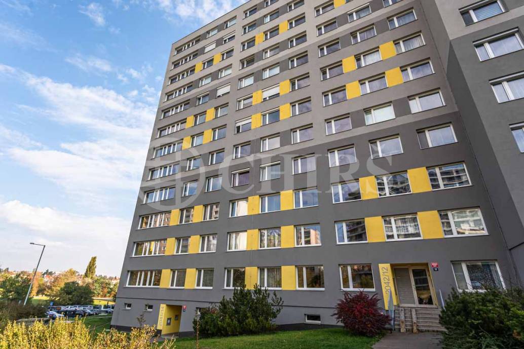 Prodej bytu 3+1 s lodžií, DV, 84m2, ul. U Jezera 2042/12, Praha - 5 Stodůlky