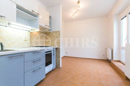 Pronájem bytu 1+1 s terasou, OV, 64m2, ul. Nad Cihelnou 312/28, Praha 4 - Podolí