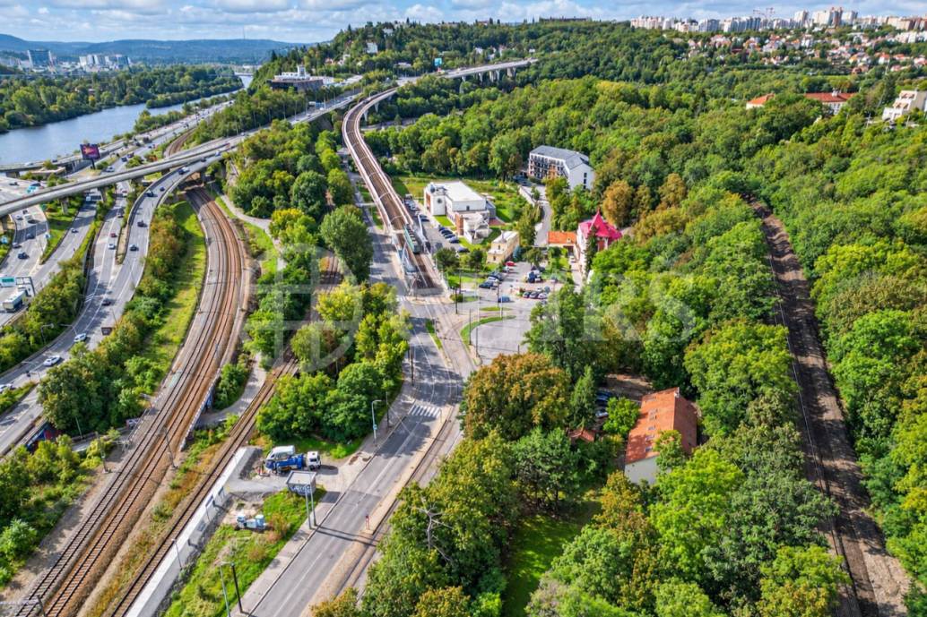 Prodej stavebního pozemku, 1168 m2, ul. Nad Konečnou, Praha 5 - Hlubočepy