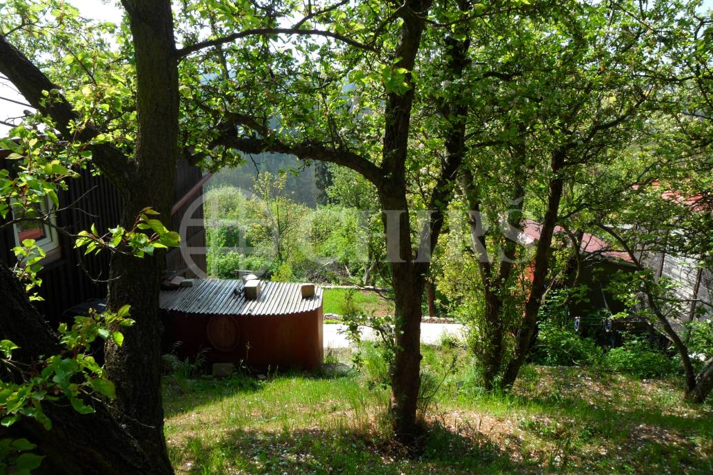 Prodej zrekonstruované chaty 2+1/Z, OV, 49m2, Praha 5 - Slivenec