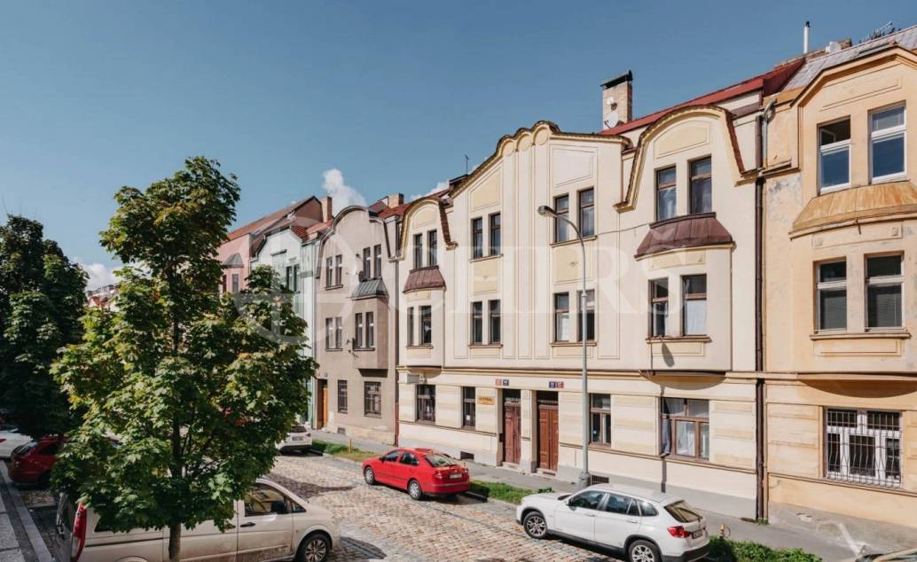 Prodej bytu 2+kk, OV, 61 m2, ul. Na Petynce 147/98, Praha 6 - Břevnov