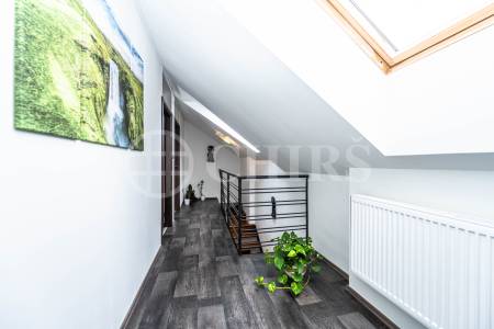 Prodej vícegeneračního rodinného domu s garáží, OV, U Cikánky 370/20, Stodůlky-Praha 5