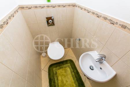 Prodej bytu 4+kk s balkonem a 2x garážovým stáním, OV, 113m2, ul. Za Zámečkem 746/5a, Praha 5 - Jinonice
