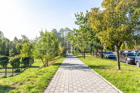 Pronájem bytu 3+kk se dvěma balkony, sklepem a garážovým stáním, OV, 94m2, ul. Schwarzenberská 708/2, Praha 5 - Jinonice