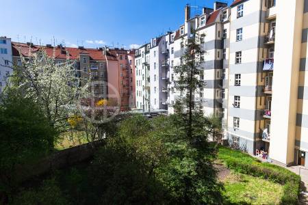 Pronájem bytu 3+1, OV, 102m2, ul. Eliášova 485/43, Praha 6 - Bubeneč