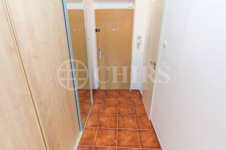 Pronájem bytu 2+kk, OV, 48m2, ul. Zahradníčkova 1126/18, Praha 5 - Košíře