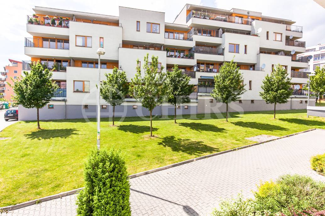Pronájem bytu 4+kk/T/GS, OV, 95m2, ul. Dismanova 2625/6, Praha 13 - Hůrka