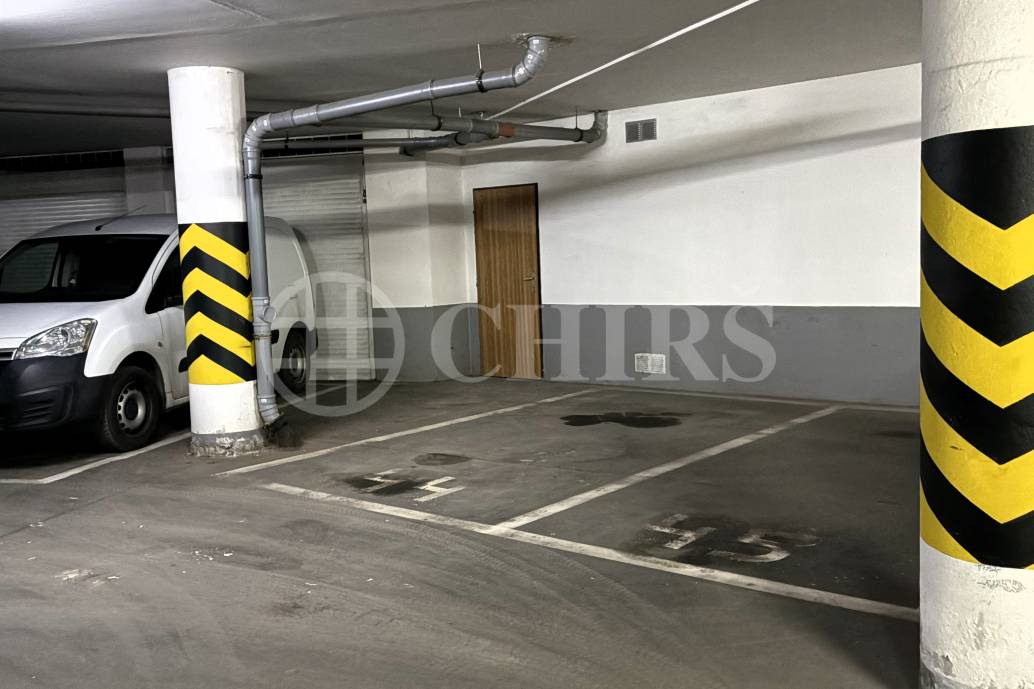 Prodej garážového stání, OV, 11 m2, ul. Voskovcova 1075/49, Praha 5 - Barrandov