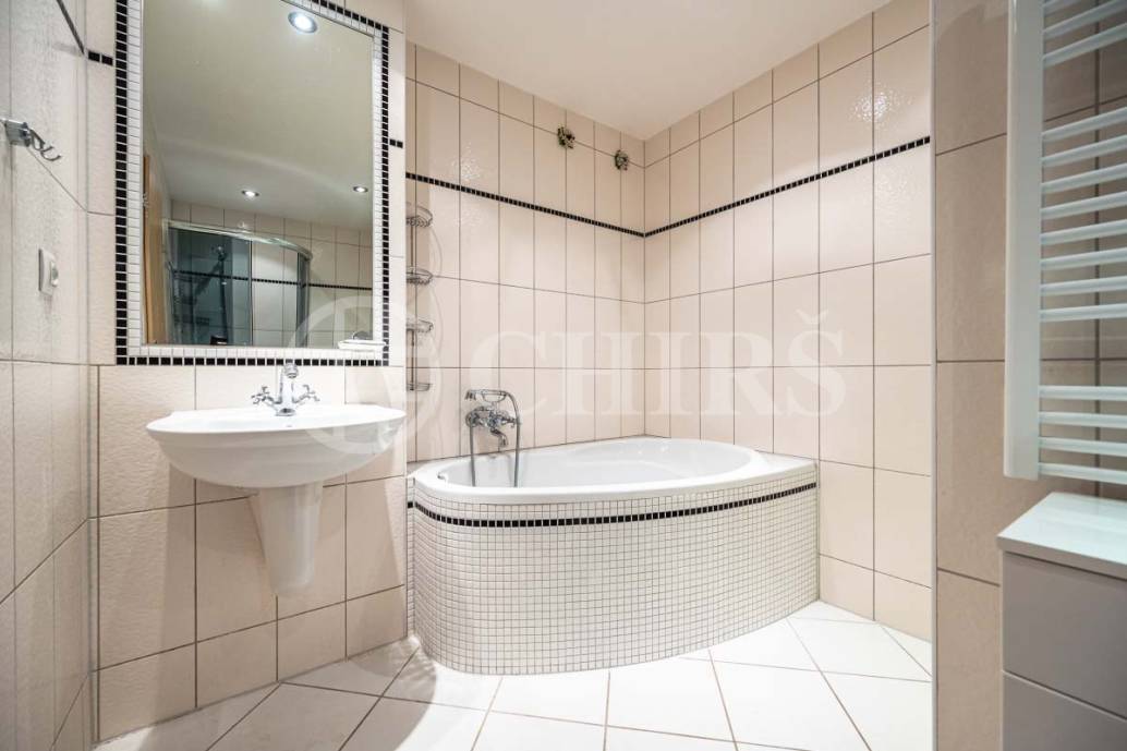 Prodej bytu 2+1, OV, 74m2, ul. Nábřeží Jana Palacha 1026/22, Karlovy Vary