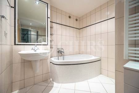 Prodej bytu 2+1, OV, 74m2, ul. Nábřeží Jana Palacha 1026/22, Karlovy Vary