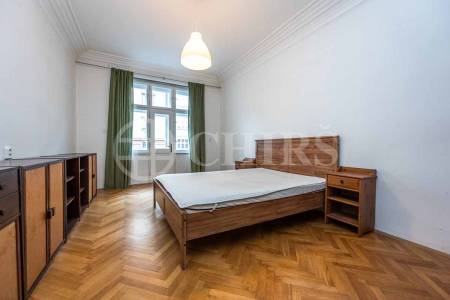 Pronájem bytu 3+1 s balkonem, OV, 105m2, ul. Verdunská 941/30, Praha 6 - Bubeneč