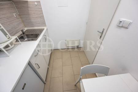 Pronájem komerčního objektu 1, OV, 14m2, ul. Zborovská 716/27, Praha 5 - Smíchov