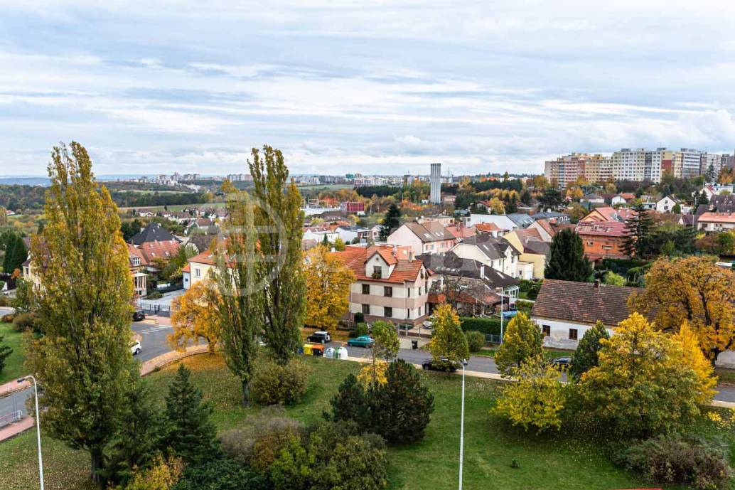 Prodej bytu 2+kk s balkonem a lodžií, OV, 55m2, ul. Jeremiášova 2722/2b, Praha 5 - Stodůlky