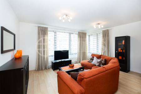 Prodej bytu 2+kk s lodžií a sklepem, OV, 60 m2, ul. Musílkova 1311/5b, Praha 5 - Košíře
